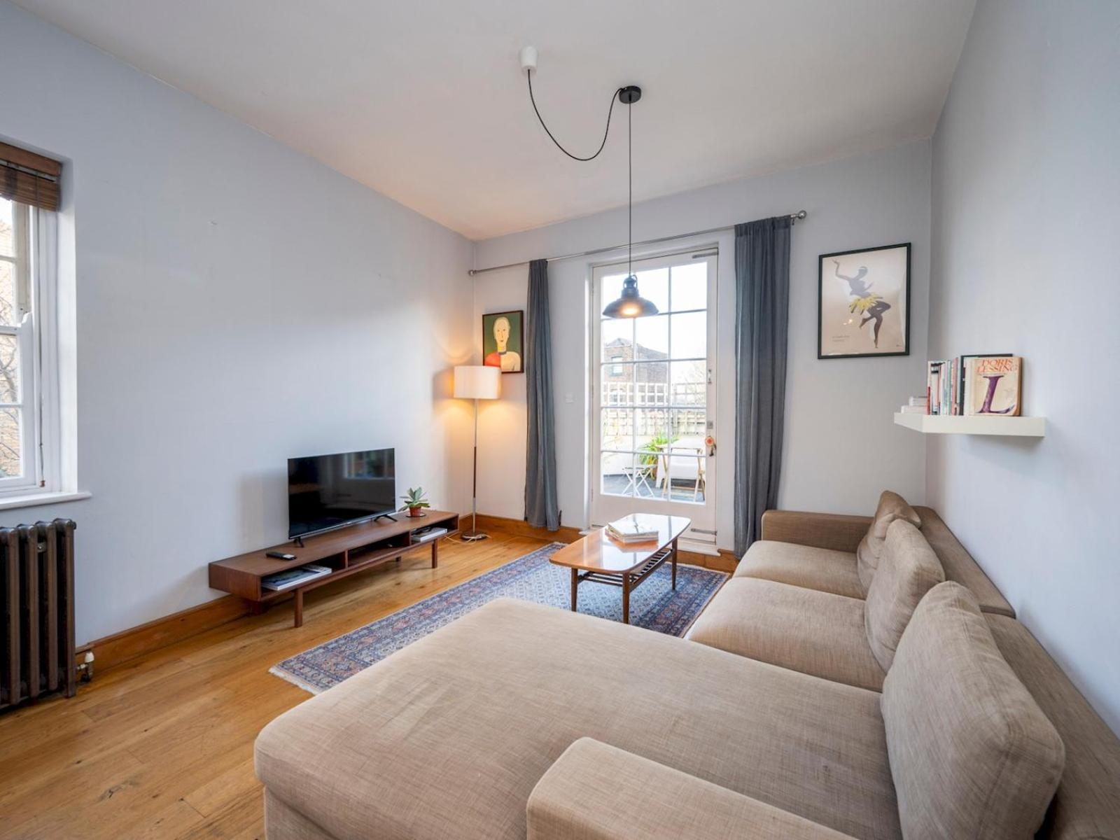 Ferienhaus Pass The Keys Unique 1 Bed Over 3 Floors With Private Terrace London
