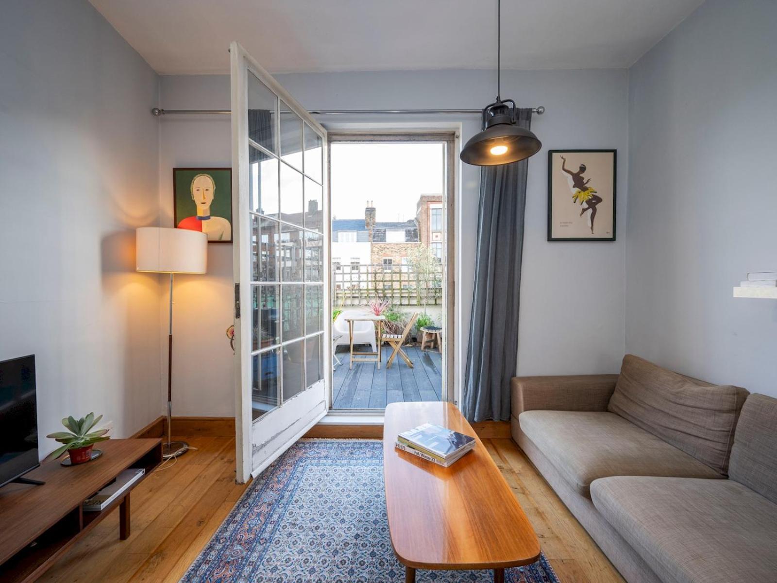Ferienhaus Pass The Keys Unique 1 Bed Over 3 Floors With Private Terrace